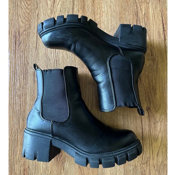 Madden Girl Tessa Black Leather Platform Booties Size 5 - Picture 1 of 8